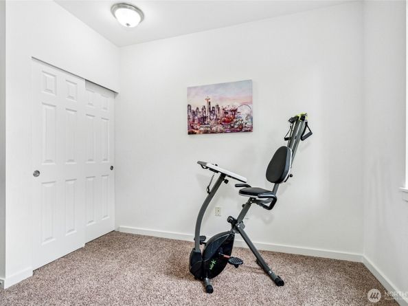 25025 SE Klahanie Boulevard D204, Sammamish WA 98029