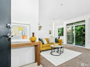 25025 SE Klahanie Boulevard D204, Sammamish WA 98029
