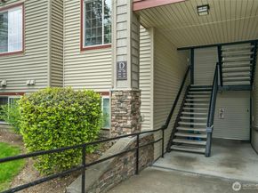 25025 SE Klahanie Boulevard D204, Sammamish WA 98029