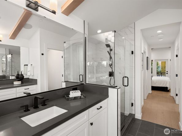 13472 (HS 8) NE 112th Place, Redmond WA 98052