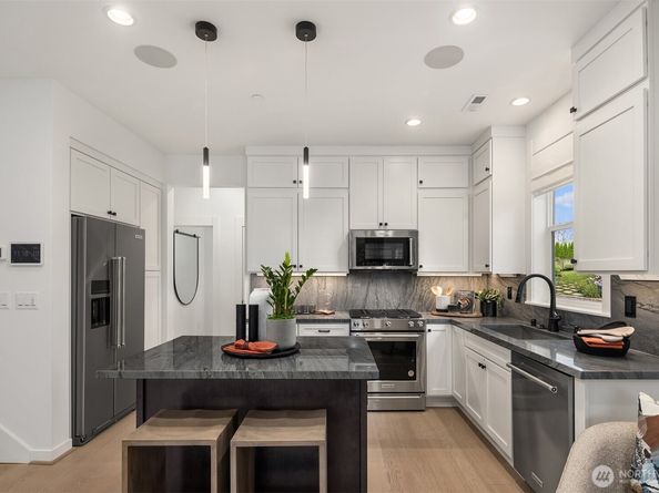 13472 (HS 8) NE 112th Place, Redmond WA 98052