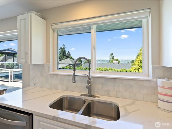 3415 Garden Avenue N, Renton WA 98056