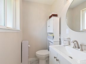3415 Garden Avenue N, Renton WA 98056