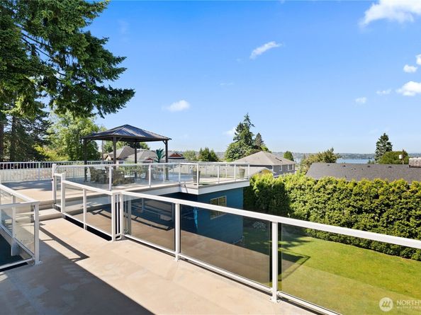 3415 Garden Avenue N, Renton WA 98056