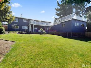 3415 Garden Avenue N, Renton WA 98056