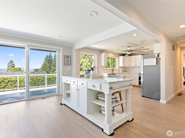 3415 Garden Avenue N, Renton WA 98056