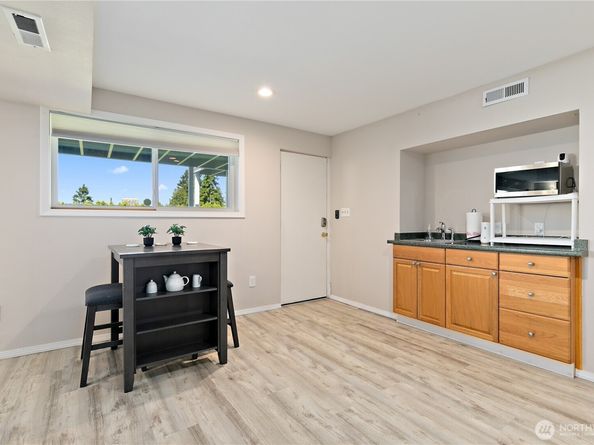 3415 Garden Avenue N, Renton WA 98056
