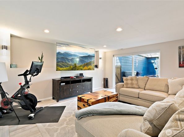 3415 Garden Avenue N, Renton WA 98056