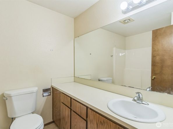 921 Pershing Avenue 203, Bremerton WA 98312