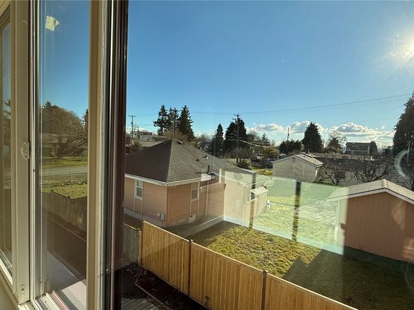 9025 38th Avenue S, Seattle WA 98118