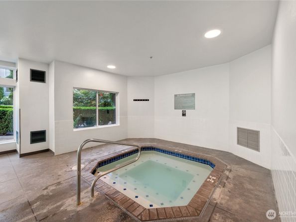2415 2nd Avenue 438, Seattle WA 98121