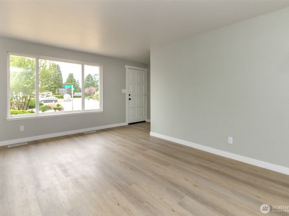 838 S 316th Street, Federal Way WA 98003