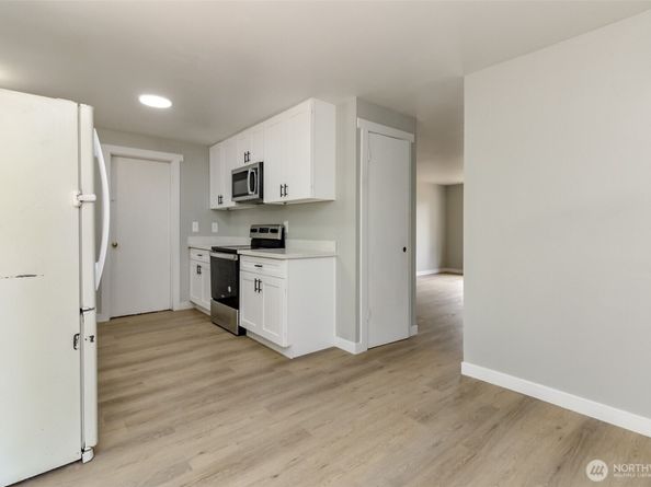 838 S 316th Street, Federal Way WA 98003
