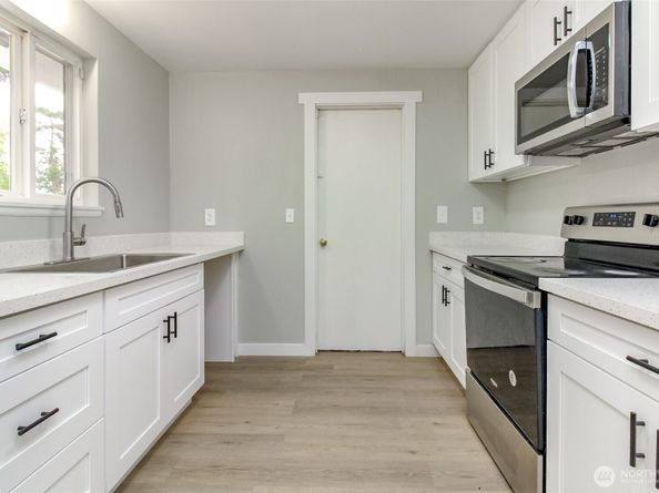 838 S 316th Street, Federal Way WA 98003