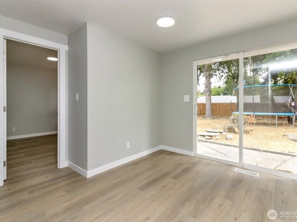 838 S 316th Street, Federal Way WA 98003