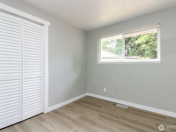 838 S 316th Street, Federal Way WA 98003
