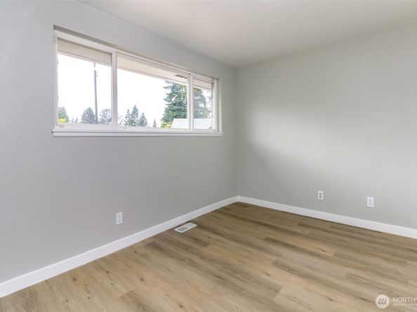 838 S 316th Street, Federal Way WA 98003