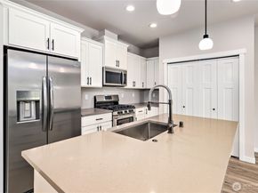 5077 NW Cedarside Loop, Silverdale WA 98383