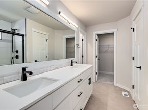 5077 NW Cedarside Loop, Silverdale WA 98383
