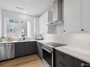 12237 137th Place NE 2806, Redmond WA 98052