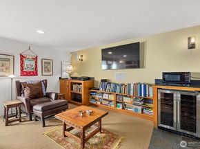 3309 W Thurman Street, Seattle WA 98199
