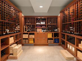 415 Shoreland Drive SE, Bellevue WA 98004