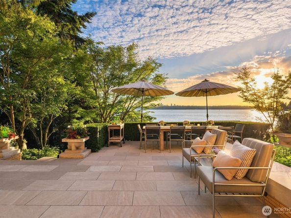 415 Shoreland Drive SE, Bellevue WA 98004