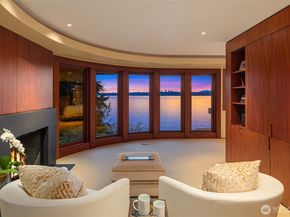 415 Shoreland Drive SE, Bellevue WA 98004