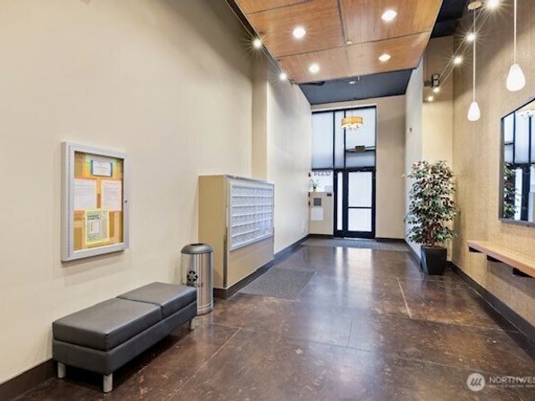 12334 31st Avenue NE 305, Seattle WA 98125