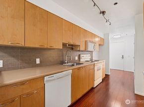 12334 31st Avenue NE 305, Seattle WA 98125