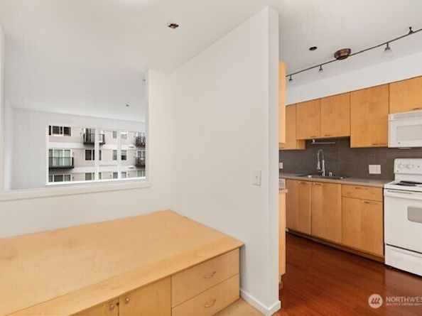 12334 31st Avenue NE 305, Seattle WA 98125