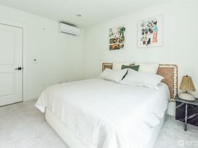 15558 NE 15th Place 301, Bellevue WA 98007