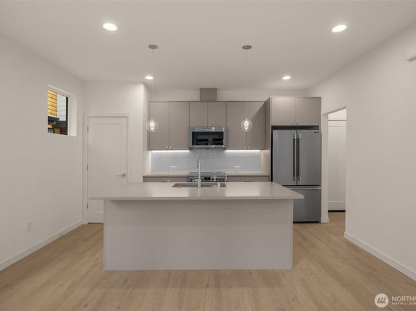 9223 A 14th Avenue NW, Seattle WA 98117