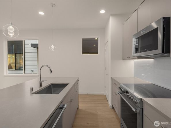 9223 A 14th Avenue NW, Seattle WA 98117