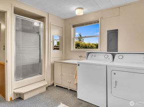 6921 39th Avenue SW, Seattle WA 98136