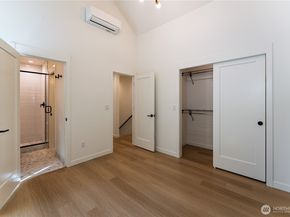10350 Wallingford Avenue N B, Seattle WA 98133