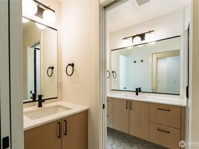 10350 Wallingford Avenue N B, Seattle WA 98133