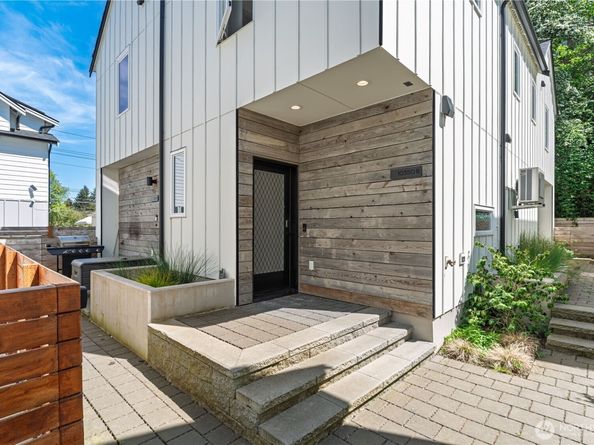 10350 Wallingford Avenue N B, Seattle WA 98133