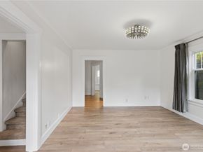 119 1/2 Main Street, Renton WA 98057