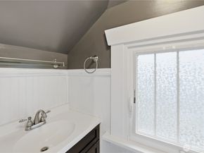 119 1/2 Main Street, Renton WA 98057
