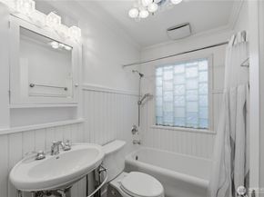 119 1/2 Main Street, Renton WA 98057