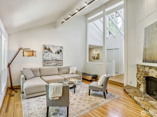 15301 SE 48th Drive, Bellevue WA 98006