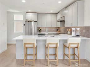 1410 B N 47th Street, Seattle WA 98103