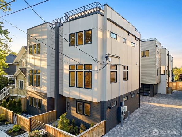 1410 B N 47th Street, Seattle WA 98103