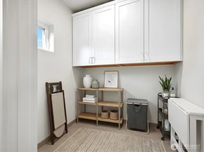 1410 B N 47th Street, Seattle WA 98103