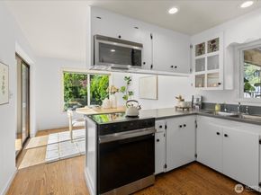 1051 2nd Avenue S, Edmonds WA 98020