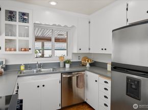 1051 2nd Avenue S, Edmonds WA 98020