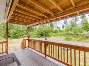 8025 W Wildcat Lake Road, Bremerton WA 98312