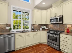 24253 NE Vine Maple Way, Redmond WA 98053