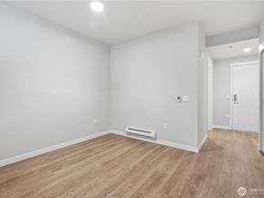 1085 103rd Avenue NE 204, Bellevue WA 98004